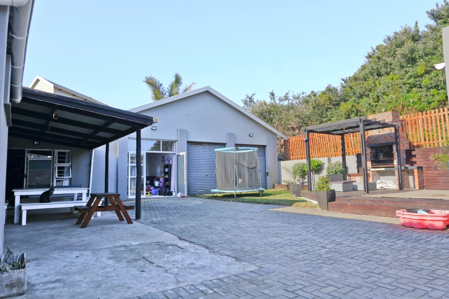 5 Bedroom Property for Sale in Sunrise On Sea Eastern Cape
